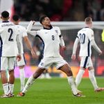 Tung đội hình dự bị, ĐT Anh vẫn dễ dàng đánh bại Hy Lạp