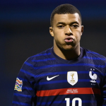 Tuyển Pháp nhượng bộ Mbappe