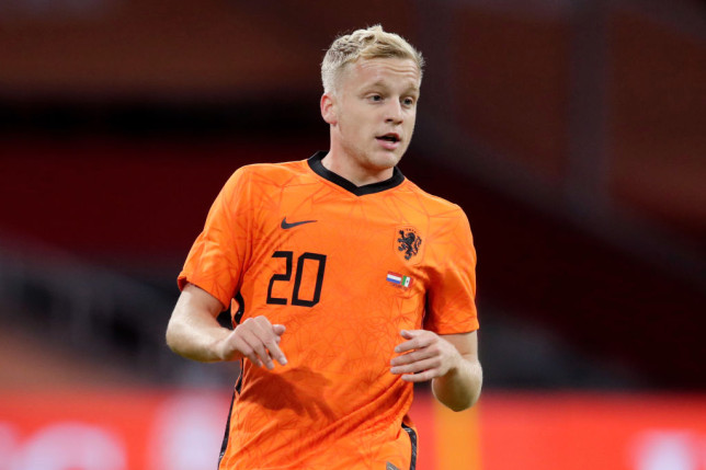 Van de Beek tiếp tục bị Van Gaal ngó lơ