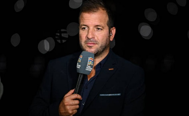 Van der Vaart nói lời thô tục về Ronaldo, mỉa mai người BĐN