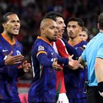 Van Dijk bị treo giò, cờ đã đến tay Van de Ven