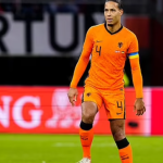 Van Dijk thừa nhận sơ đồ ưa thích