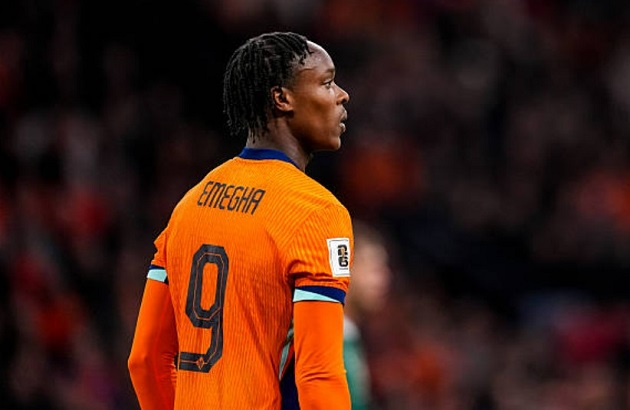 Van Hooijdonk khen ngợi màn ra mắt của Emegha ở tuyển Hà Lan