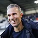 Van Persie đại thắng 7-0 với Feyenoord, xây chắc ngôi đầu Eredivisie