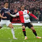 Van Persie thua trận bản lề cho chức vô địch Eredivisie