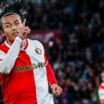 Van Persie toàn thắng 5 trận, Feyenoord dẫn đầu Eredivisie