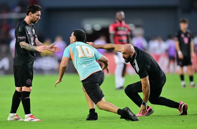 Vệ sĩ của Messi bị đốn hạ