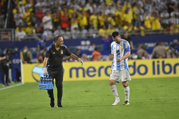 Vì sao Messi vắng mặt trong trận thua Columbus Crew?