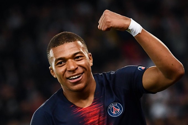 Vùi dập Dijon, Mbappe “phả hơi nóng” vào Lionel Messi