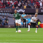 Vụng về và mắc sai lầm, sao M.U khiến đội nhà mất chức vô địch