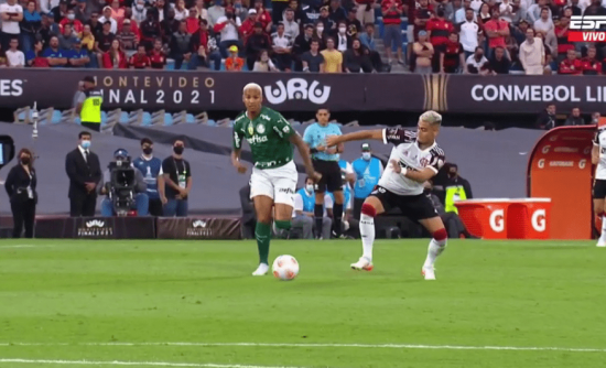 Vụng về và mắc sai lầm, sao M.U khiến đội nhà mất chức vô địch