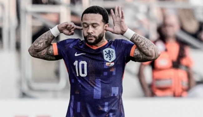 Vượt mặt Van Persie, Depay đi vào lịch sử tuyển Hà Lan