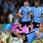 Xô xát, tranh cãi, va chạm và một khoảnh khắc thiên tài cứu cả trận đấu