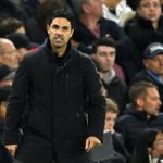 Arteta chê trách Gabriel Martinelli