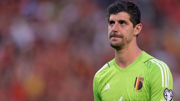 Courtois bỏ tuyển là cái tát đau cho thế hệ vàng bóng đá Bỉ