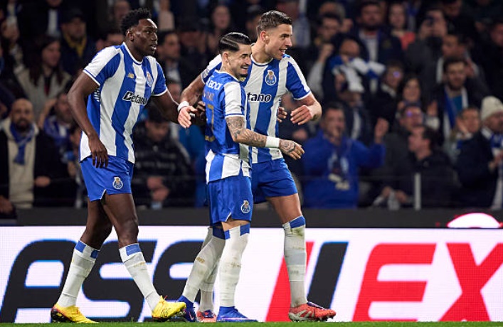 Mourinho bất lực nhìn Benfica gục ngã trước Porto