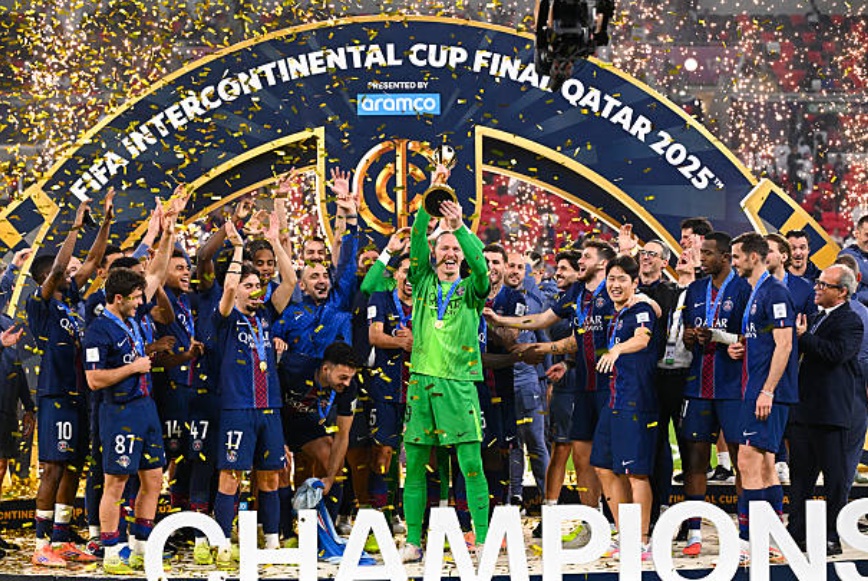 PSG vô địch Intercontinental Cup, Safonov quyết định trên chấm 11m