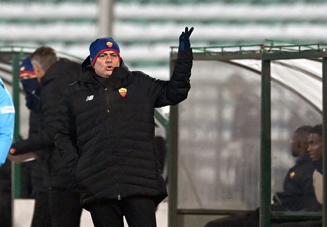 Roma thắng trận, Mourinho vẫn nổi giận