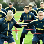 Zinchenko bắt cặp với chữ ký hụt 100 triệu euro của Arsenal